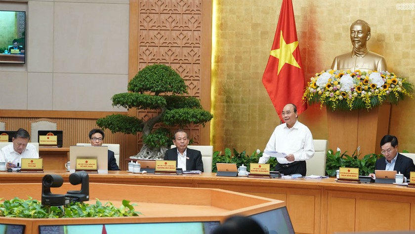 Thủ tướng Nguyễn Xuân Phúc phát biểu chỉ đạo tại phiên họp.