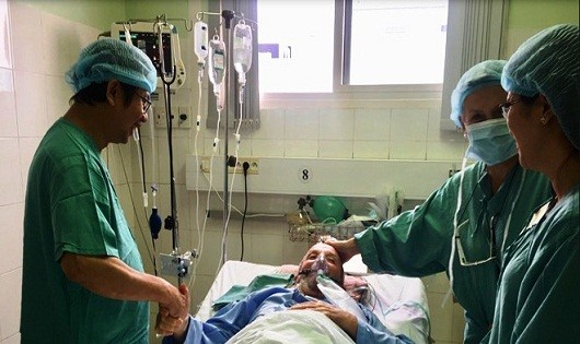 Bệnh nhân Bernard Henneau đã qua cơn nguy kịch, tình hình sức khỏe dần ổn định