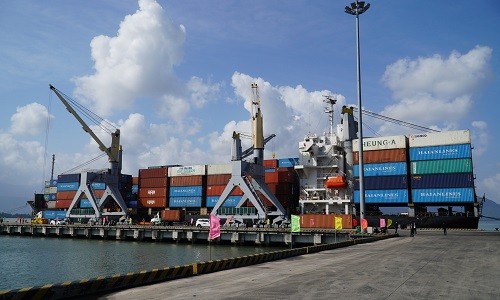 Tàu Hải An View sức chứa 1.577 TEU cập cảng Chân Mây vào sáng 25/12.