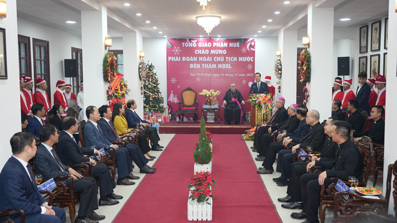 Chủ tịch nước Võ Văn Thưởng phát biểu chúc mừng Giáng sinh Tổng Giáo phận Huế.