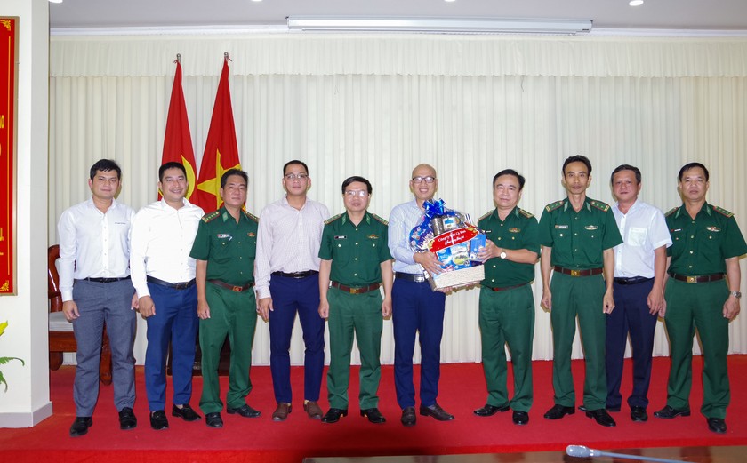 Công ty Khí Cà Mau thăm chúc Tết cán bộ, chiến sĩ Bộ đội Biên phòng tỉnh Sóc Trăng