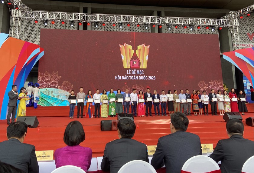 Tại Hội Báo toàn quốc năm nay, Báo Pháp luật Việt Nam vinh dự nhận giải Gian trưng bày ấn tượng.