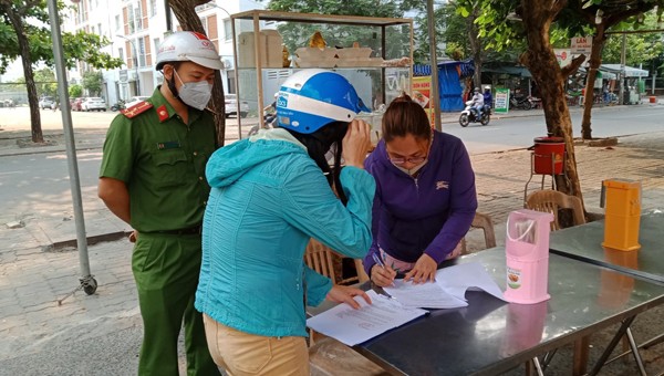 Nhắc nhở việc chấp hành "lệnh giới nghiêm" tạm thời từ 28/3 để phòng chống dịch Covid-19 tại Đà Nẵng