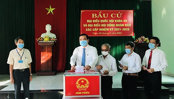 Cử tri Quảng Nam đi bỏ phiếu bầu cử ngày 23/5