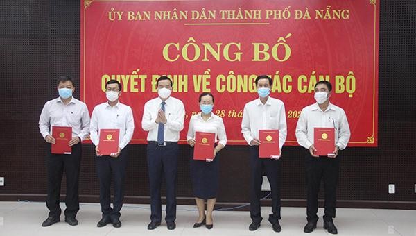 Công bố quyết định về nhân sự tại Đà Nẵng ngày 28/6.