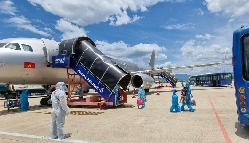 Quảng Nam tiếp tục triển khai kế hoạch tổ chức đón bà con từ TP HCM về quê bằng đường hàng không.