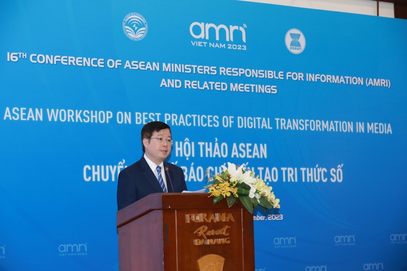 Theo ông Nguyễn Thanh Lâm - Thứ trưởng Bộ Thông tin và Truyền thông, chuyển đổi số báo chí là tất yếu và là vấn đề sống còn đối với các cơ quan báo chí.