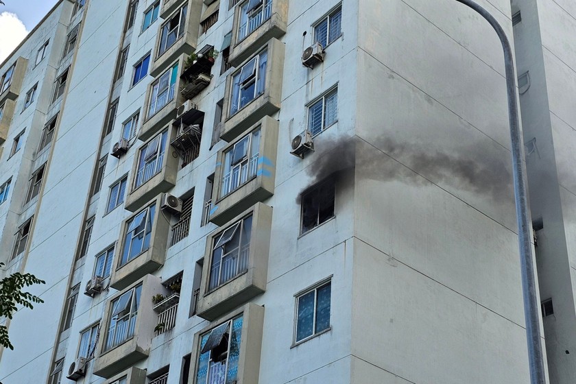 Cháy chung cư ở Đà Nẵng, hàng trăm người hốt hoảng tháo chạy