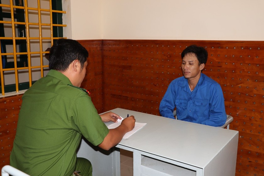 Vĩnh Long: Mua ma túy về chưa kịp dùng, nam thanh niên bị khởi tố ảnh 1