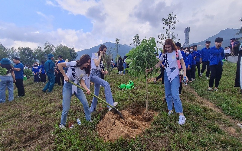 Hoa hậu du lịch thế giới trồng cây tại Vĩnh Phúc 
