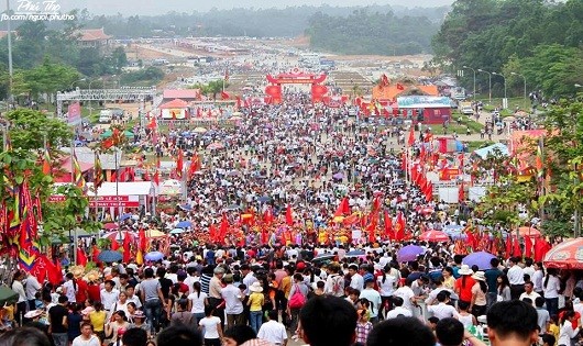 Lễ hội Đền Hùng năm nay đông mà trật tự.