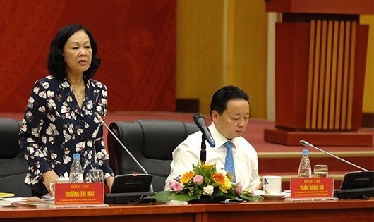 Trong công tác phụ nữ, yêu cầu lồng ghép giới trong xây dựng pháp luật là trọng điểm