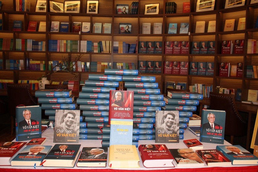 Tuần lễ trưng bày, giới thiệu sách và tư liệu về cố Thủ tướng Võ Văn Kiệt