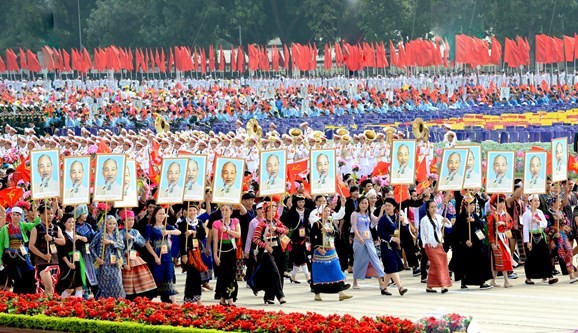 Đại diện các dân tộc Việt Nam diễu hành tại Quảng trường Ba Đình (Hà Nội) dịp kỷ niệm 70 năm Quốc khánh. Ảnh minh họa. Nguồn ảnh: Báo QĐND