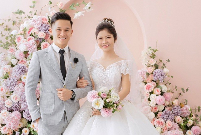 Cô dâu chú rể hoãn cưới vào phút chót tự nguyện đi cách ly | Báo Pháp luật  Việt Nam điện tử