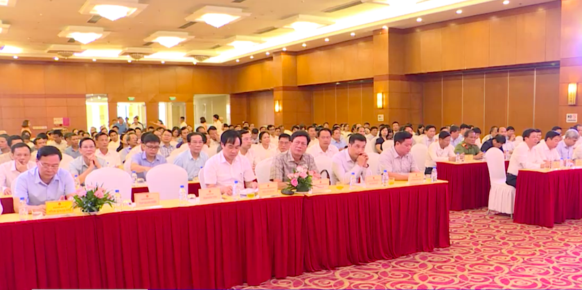 Các lãnh đạo tỉnh Thái Bình và đại biểu dự hội nghị ảnh 1