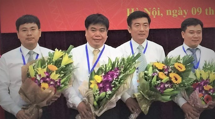 Cục Đường sắt Việt Nam do ông Vũ Quang Khôi (thứ 2, trái sang) làm Cục trưởng bị Bộ trưởng GTVT Nguyễn Văn Thể chê “mờ nhạt” vai trò quản lý.

