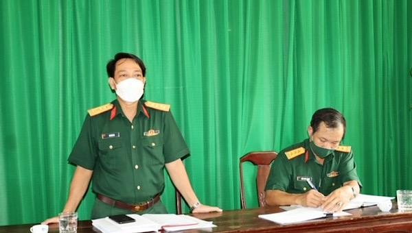 Đại tá Hà Văn Ái, Phó Chính ủy Bộ Chỉ huy Quân sự tỉnh giao nhiệm vụ cho cán bộ, nhân viên Đội 192.