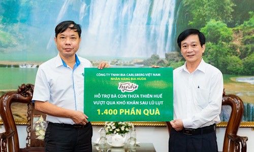 Carlsberg Việt Nam trao tặng hơn một nghìn phần quà cho Uỷ ban Mặt trận Tổ quốc Việt Nam tỉnh Thừa Thiên Huế.