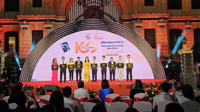Trao bảng vàng cho 10 điểm Check-in thú vị tại TP HCM 2023 Trao bảng vàng cho 10 điểm Check-in thú vị tại TP HCM 2023