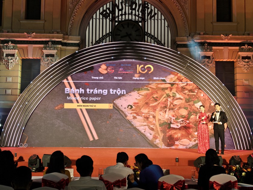 10 Món ngon thú vị gồm có Bánh mì, Bánh xèo, Bún bò, Các loại xôi, Chè, Cơm tấm, Hủ tiếu, Ốc, Phở và Bánh tráng trộn. 10 Món ngon thú vị gồm có Bánh mì, Bánh xèo, Bún bò, Các loại xôi, Chè, Cơm tấm, Hủ tiếu, Ốc, Phở và Bánh tráng trộn.