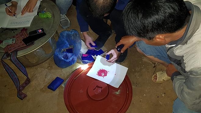 Tiền giả mệnh giá 5000 đồng len lỏi vào chợ #38 Tiền giả mệnh giá 5000 đồng len lỏi vào chợ