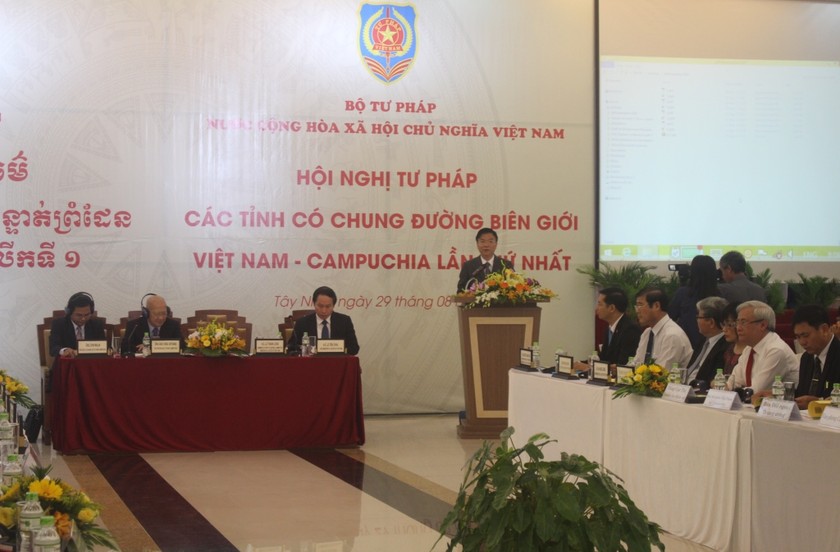 Bộ trưởng Bộ Tư pháp Việt Nam Lê Thành Long phát biểu khai mạc Hội nghị