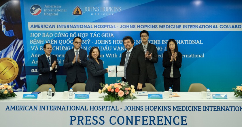 Lễ kí kết hợp tác giữa bệnh viện Quốc tế Mỹ (AIH) và Johns Hopkins Medicine International