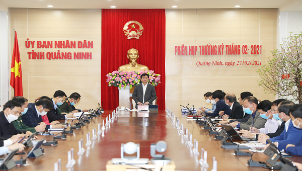 Chủ tịch UBND tỉnh Quảng Ninh Nguyễn Tường Văn chủ trì cuộc họp.