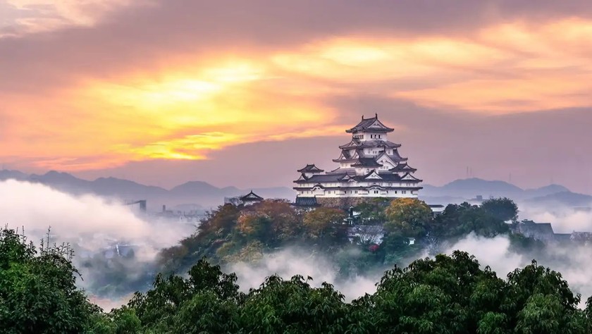 lau dai himeji 3 1024x578 4151 Chiêm ngưỡng đường nét kiến trúc tuyệt đẹp của lâu đài Hạc Trắng Himeji tại Nhật Bản