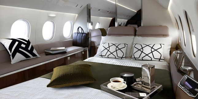 The plane has a private bedroom for Taylor Swift.  photo 2