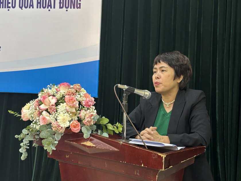 Bà Đặng Thị Phương Thảo - Phó Cục trưởng Cục Báo chí, Bộ Thông tin truyền thông phát biểu tại hội thảo