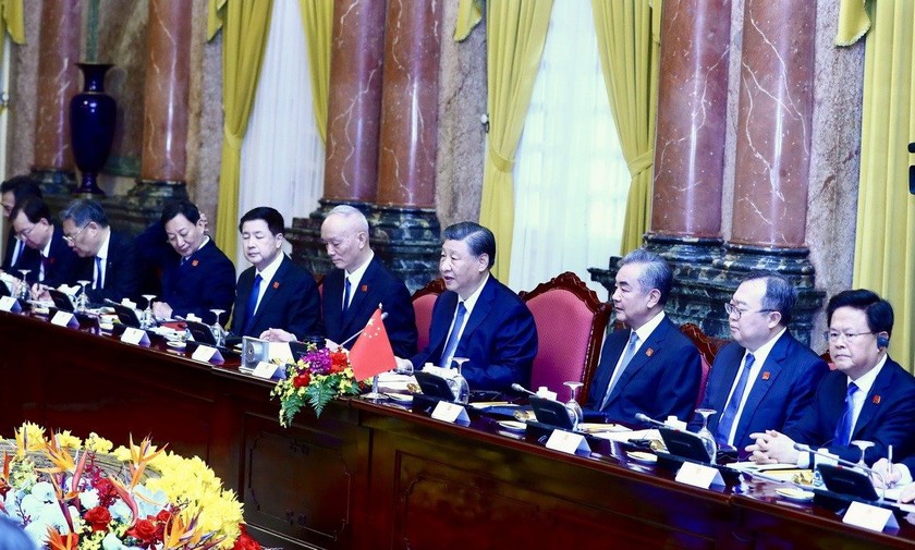 Tổng Bí thư, Chủ tịch Trung Quốc Tập Cận Bình và Đoàn đại biểu cấp cao Trung Quốc tại cuộc hội kiến.