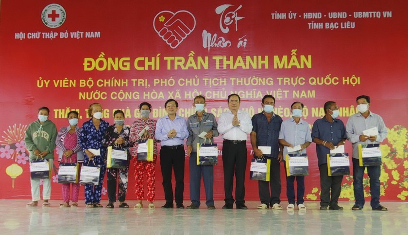 Phó Chủ tịch Thường trực Quốc hội thăm, tặng quà Tết tại Bạc Liêu và Sóc Trăng ảnh 1