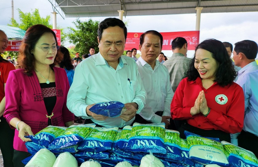 Phó Chủ tịch Thường trực Quốc hội thăm, tặng quà Tết tại Bạc Liêu và Sóc Trăng ảnh 2