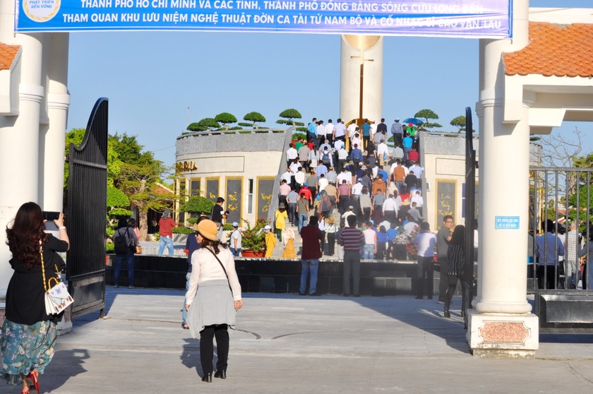 Khu lưu niệm nghệ thuật Đờn ca tài tử Nam bộ và nhạc sĩ Cao Văn Lầu đã được công nhận là sản phẩm du lịch OCOP 04 sao.