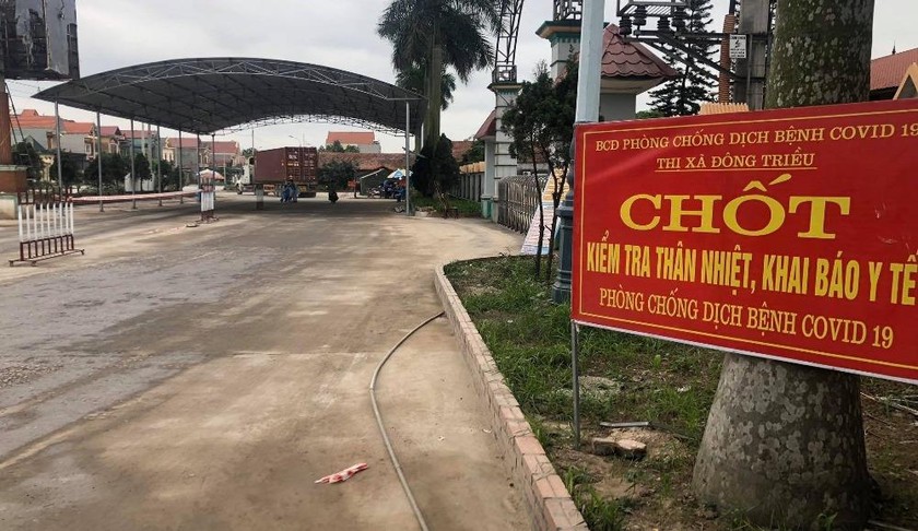 Tại các chốt cửa ngõ ra vào tỉnh Quảng Ninh lưu lượng xe giảm hẳn.