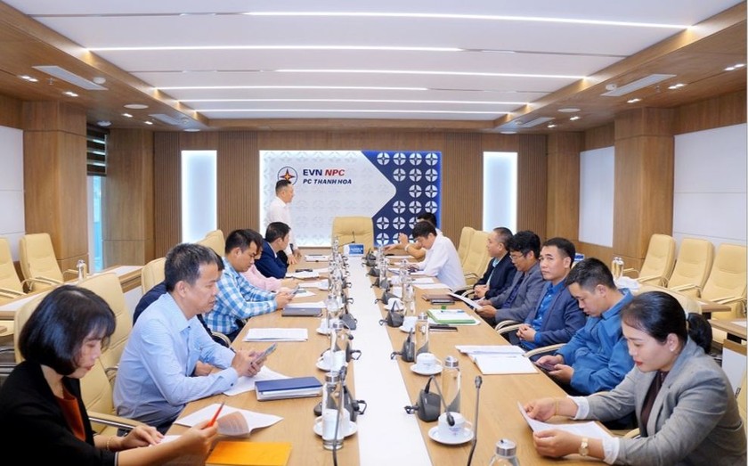 Buổi làm việc giữa đại diện PC Thanh Hóa với các doanh nghiệp.