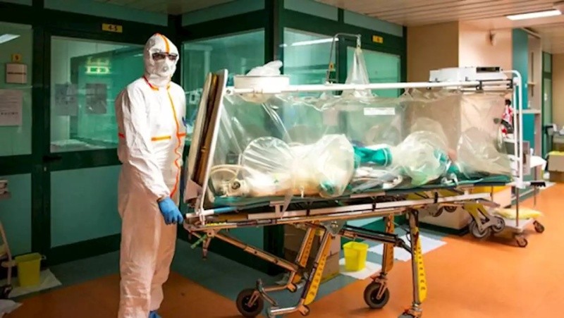Các bác sỹ Nga đã chứng kiến những ca tử vong "lạ lùng" ở TP Grom có liên quan đến virus Corona