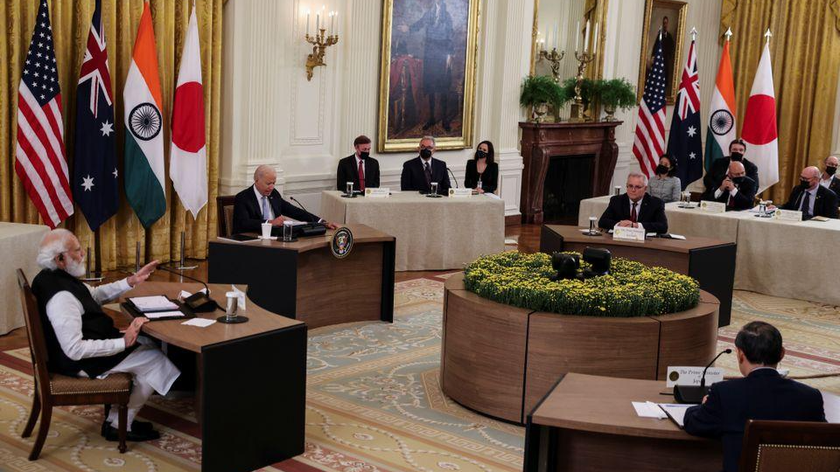 Hội nghị của "Bộ tứ kim cương" hôm 24/9 do Tổng thống Hoa Kỳ Joe Biden chủ trì tại Phòng phía Đông của Nhà Trắng với Thủ tướng Australia Scott Morrison, Thủ tướng Nhật Bản Yoshihide Suga, Thủ tướng Ấn Độ Narendra Modi. Ảnh: Reuters