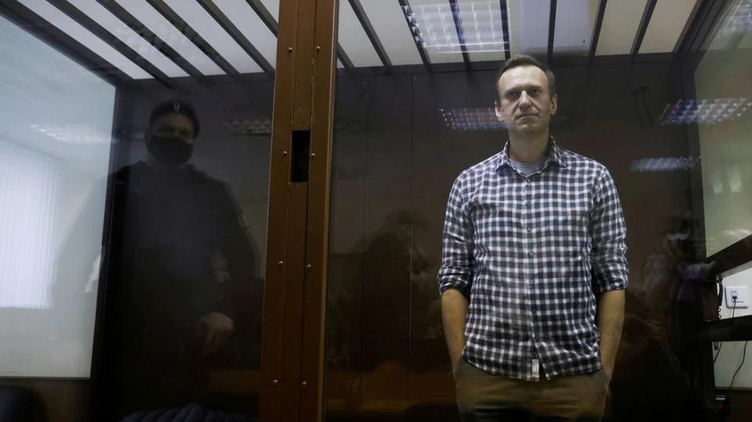 Alexei Navalny tham dự phiên tòa ở Moscow, Nga ngày 20/2/2021. Ảnh: Reuters