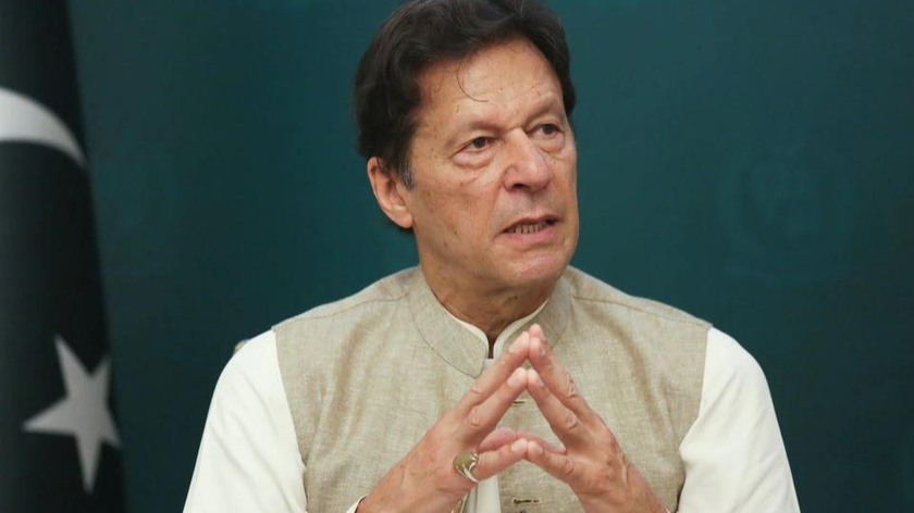 Thủ tướng Pakistan Imran Khan phát biểu trong cuộc phỏng vấn với Reuters tại Islamabad, Pakistan ngày 4/6/2021. Ảnh: Reuters