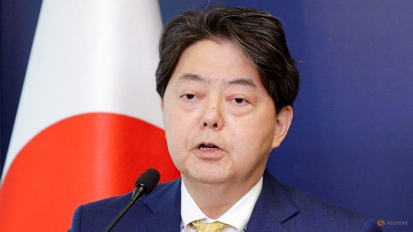 Bộ trưởng Ngoại giao Nhật Bản Yoshimasa Hayashi phát biểu tại cuộc họp báo ở Warsaw, Ba Lan, ngày 4/4/2022. Ảnh: Agencja Wyborcza.pl phát qua Reuters