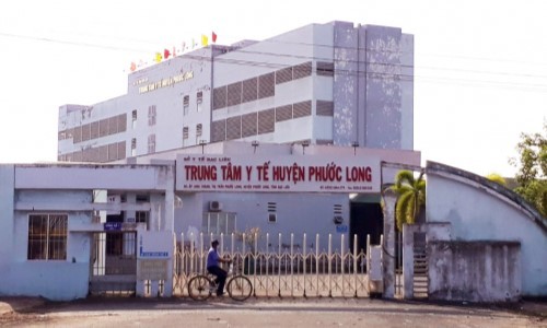 3 em học sinh vẫn đang điều trị tại Trung tâm Y tế huyện Phước Long. Nguồn: Internet