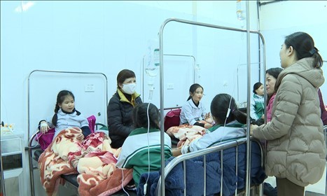 40 em học sinh nhập viện sau bữa ăn tại khách sạn. Ảnh: CDC Sơn La