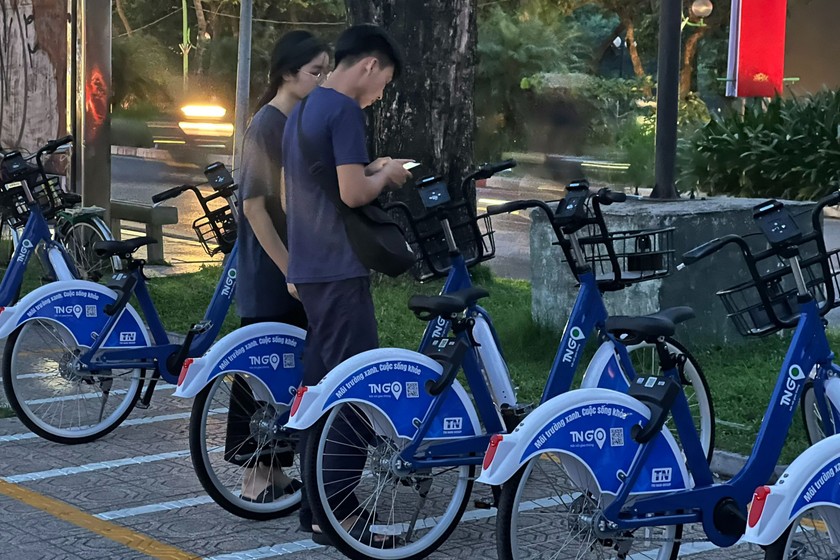 Người Hà Nội thích thú trải nghiệm xe đạp công cộng chỉ từ 5.000 đồng - Ảnh 6.