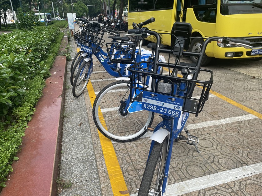 Người Hà Nội thích thú trải nghiệm xe đạp công cộng chỉ từ 5.000 đồng - Ảnh 5.