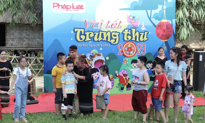 Báo Pháp luật Việt Nam tổ chức Trung thu cho con em cán bộ, phóng viên