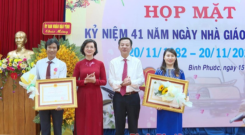 2 cá nhân của ngành giáo dục tỉnh Bình Phước được Chủ tịch nước tặng Huân chương Lao động hạng Ba.