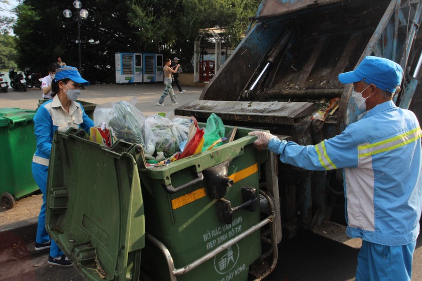 Không phân loại rác thải sẽ bị từ chối thu gom: Luật đã có nhưng thực hiện còn khó! ảnh 2